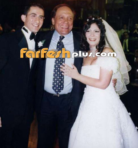 أحمد حلمي ومنى زكي يحتفلان بعيد زواجهما الـ22.. صور ولقطات نادرة من حفل زفافهما صورة رقم 10