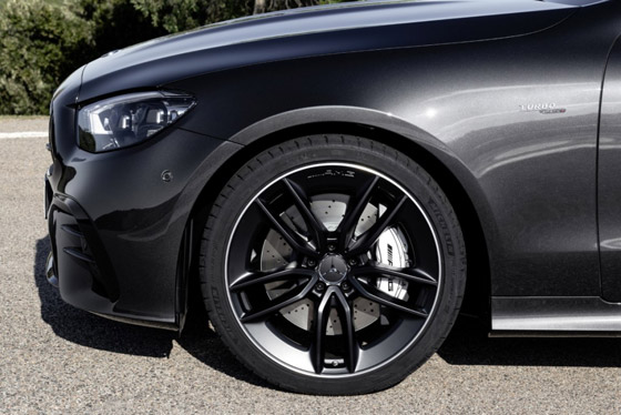 شاهد الفخامة... مرسيدس تكشف عن E-Class كوبيه وكابريوليه الجديدتين بجميع الفئات صورة رقم 13