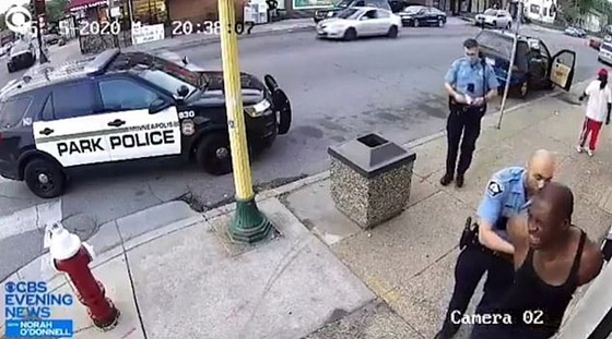 خراب بمتجر فلسطيني بأمريكا بعد خنق وقتل الأمريكي جورج فلويد! فيديو صورة رقم 13
