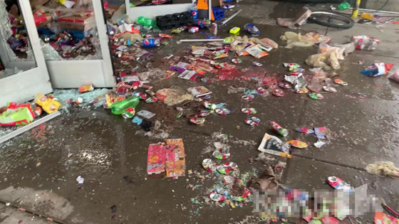 خراب بمتجر فلسطيني بأمريكا بعد خنق وقتل الأمريكي جورج فلويد! فيديو صورة رقم 3