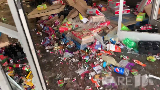خراب بمتجر فلسطيني بأمريكا بعد خنق وقتل الأمريكي جورج فلويد! فيديو صورة رقم 4