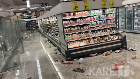 خراب بمتجر فلسطيني بأمريكا بعد خنق وقتل الأمريكي جورج فلويد! فيديو صورة رقم 11
