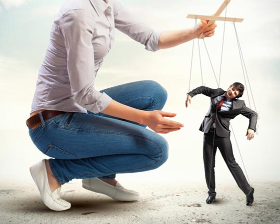 أبراج تهوى التلاعب بعقول الآخرين.. يجعلونهم يتصرفون حسب اختيارهم صورة رقم 2