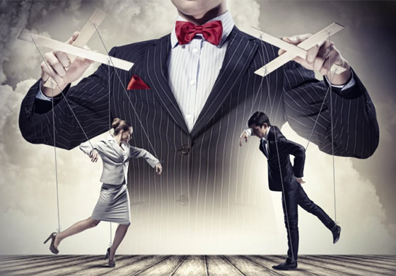 أبراج تهوى التلاعب بعقول الآخرين.. يجعلونهم يتصرفون حسب اختيارهم صورة رقم 1