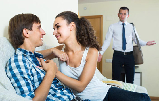 5 أبراج يمكنها الخيانة وإخفاء الأمر بمهارة! تعرفوا إليها.. صورة رقم 1