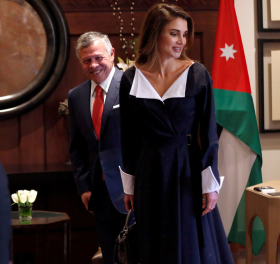 بعيد زواجهما الـ27.. الملكة رانيا تغازل زوجها الملك عبدالله وتعبر عن حبها له صورة رقم 10 بعيد زواجهما الـ27.. الملكة رانيا تغازل زوجها الملك عبدالله وتعبر عن حبها له صورة رقم 10