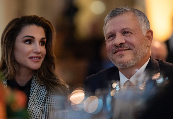 بعيد زواجهما الـ27.. الملكة رانيا تغازل زوجها الملك عبدالله وتعبر عن حبها له صورة رقم 12 بعيد زواجهما الـ27.. الملكة رانيا تغازل زوجها الملك عبدالله وتعبر عن حبها له صورة رقم 12