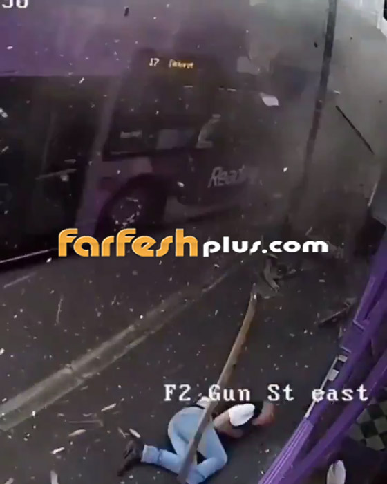 فيديو صادم: صدمته حافلة بشكل عنيف لينهض ويكمل السير كأن شيئا لم يكن! صورة رقم 5 فيديو صادم: صدمته حافلة بشكل عنيف لينهض ويكمل السير كأن شيئا لم يكن! صورة رقم 5