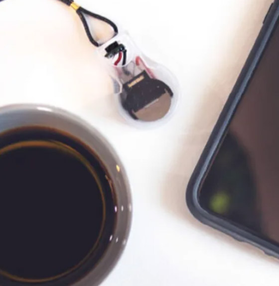 ناسا تصمم قلادة تذكرك بعدم لمس وجهك لحمايتك من كورونا.. فيديو صورة رقم 14