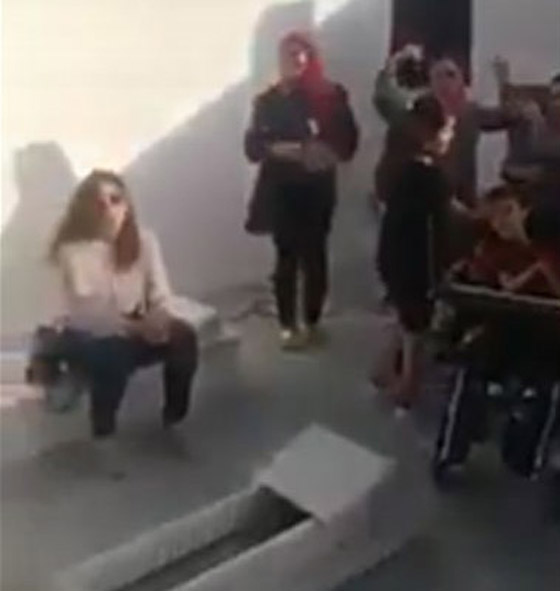حفل داخل مقبرة في تونس يثير جدلا.. والسلطات تفتح تحقيقا! فيديو صورة رقم 3 حفل داخل مقبرة في تونس يثير جدلا.. والسلطات تفتح تحقيقا! فيديو صورة رقم 3