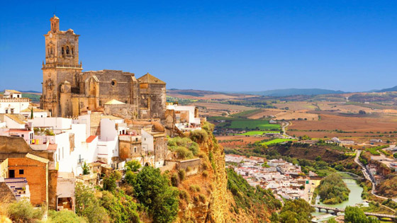 ابتعد عن الصخب واقض عطلة سياحية هادئة.. إليك أجمل القرى الأوروبية صورة رقم 1