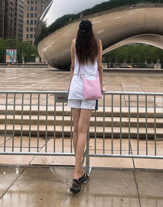 طول ساقيها 134 سم وقامتها مدهشة! تعرفوا إلى صاحبة أطول سيقان بالعالم صورة رقم 14