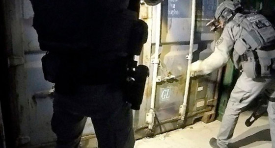 اكتشاف غرفة تعذيب حقيقية في هولندا! كرسي طبيب أسنان ومشارط وأصفاد صورة رقم 9 اكتشاف غرفة تعذيب حقيقية في هولندا! كرسي طبيب أسنان ومشارط وأصفاد صورة رقم 9
