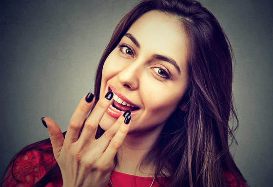 الشفاه تعطي 8 إشارات تحذر من مشكلات صحية خطيرة في الجسم صورة رقم 7