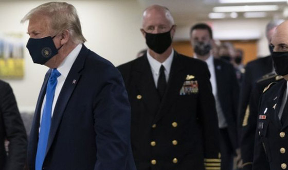 الرئيس الأمريكي دونالد ترامب يرتدي كمامة في مكان عام لأول مرة! صورة رقم 2 الرئيس الأمريكي دونالد ترامب يرتدي كمامة في مكان عام لأول مرة! صورة رقم 2