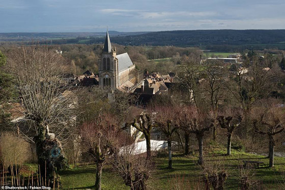 لعشّاق الراحة والهدوء والطبيعة... أجمل 14 قرية في فرنسا (صور) صورة رقم 9