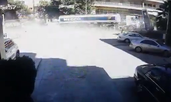 5 قتلى وجرحى بحادث سير مروع في لبنان بعد أن فقد سائق شاحنة سيطرته صورة رقم 3 5 قتلى وجرحى بحادث سير مروع في لبنان بعد أن فقد سائق شاحنة سيطرته صورة رقم 3