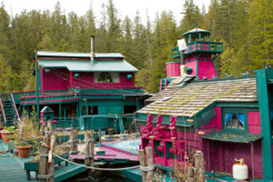 بنيا جزيرة منفصلة عن العالم منذ 29 عاماً..كيف يعيش ثنائي في عزلة تامة؟ صورة رقم 10