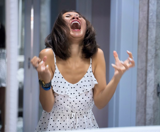 أطباء يفسرون حالة نفسية نادرة لإمرأة تعتقد أنها دجاجة وتتصرف مثلها! صورة رقم 3