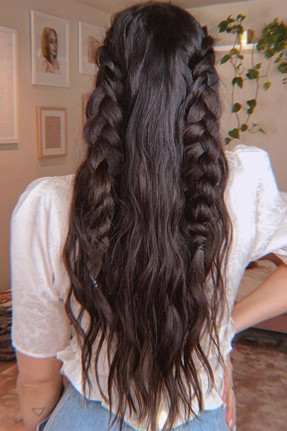 شعر متطاير بإطلالات مختلفة كل يوم.. 10 أفكار لتسريحات الشعر المنسدل صورة رقم 2 شعر متطاير بإطلالات مختلفة كل يوم.. 10 أفكار لتسريحات الشعر المنسدل صورة رقم 2