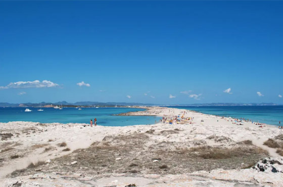 صور: تعرفوا إلى قائمة أفضل الشواطئ في أوروبا والعالم للعام 2020 صورة رقم 5