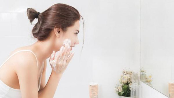 طرق التخلّص من دهون البشرة في الصيف صورة رقم 6