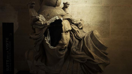 آثار وقطع وأماكن أثرية تئن وتعاني ويلات الصراعات وفضول السائحين! صورة رقم 5