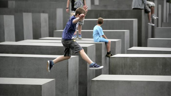 آثار وقطع وأماكن أثرية تئن وتعاني ويلات الصراعات وفضول السائحين! صورة رقم 8