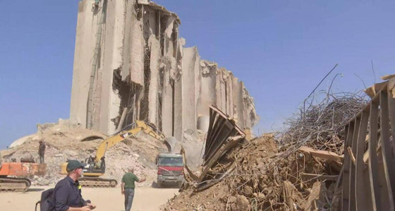 أسبوع على فاجعة لبنان.. حكومة مستقيلة ومجاعة تلوح صورة رقم 7 أسبوع على فاجعة لبنان.. حكومة مستقيلة ومجاعة تلوح صورة رقم 7