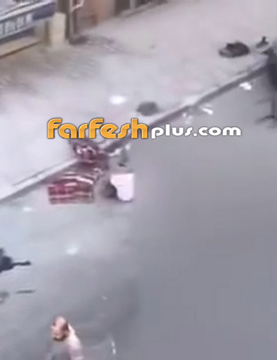 فيديو صادم.. تركي يتشاجر مع قريبه وفجأة يختل من الشرفة ويسقط! صورة رقم 7 فيديو صادم.. تركي يتشاجر مع قريبه وفجأة يختل من الشرفة ويسقط! صورة رقم 7