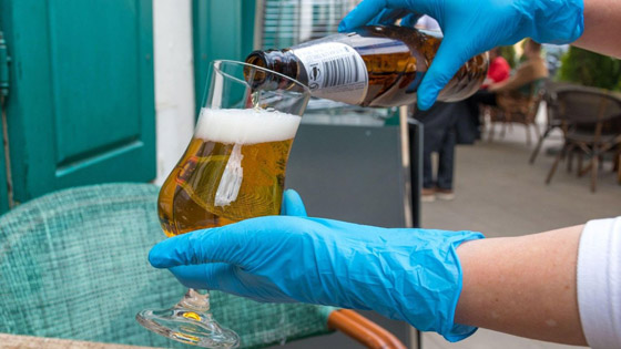 زيارة إلى المدينة التي تحولت إلى مقهى عملاق في الهواء الطلق! صور صورة رقم 2