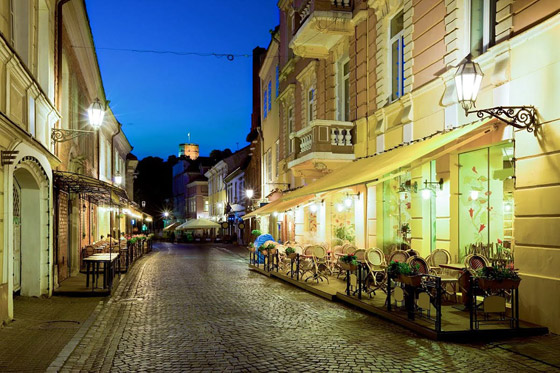 زيارة إلى المدينة التي تحولت إلى مقهى عملاق في الهواء الطلق! صور صورة رقم 9