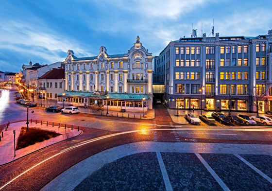 زيارة إلى المدينة التي تحولت إلى مقهى عملاق في الهواء الطلق! صور صورة رقم 17