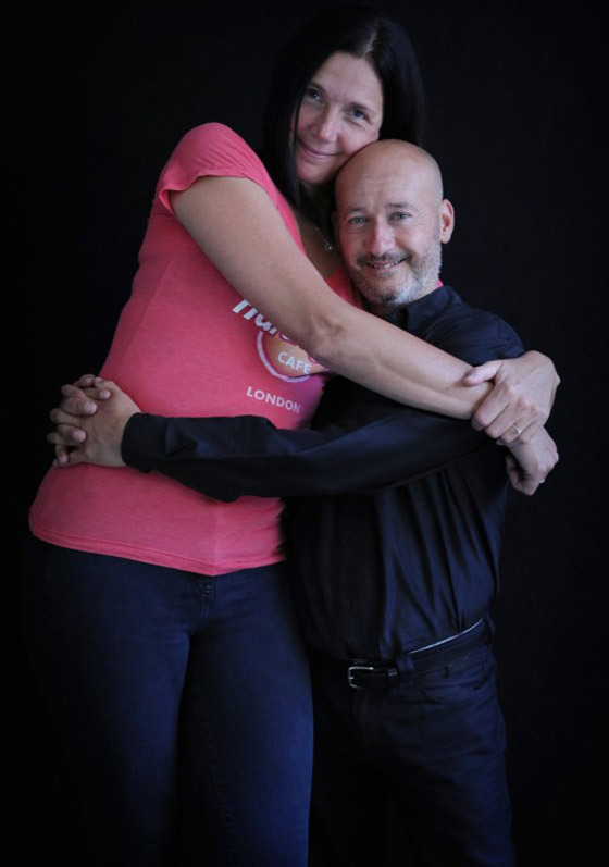 مشهد غريب وصادم: طلب يد حبيبته والنيران مشتعلة فيه! صور وفيديو صورة رقم 10