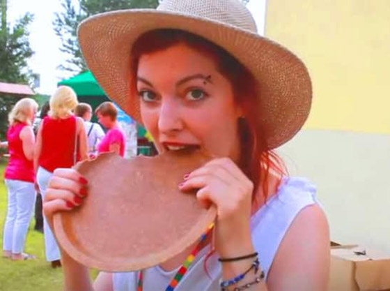 وداعا لغسل الأطباق.. طبق بولندي قابل للأكل يمكن تناوله بعد الطعام صورة رقم 5