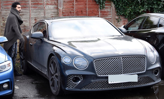 صور سيارات أشهر لاعبي الكرة منهم رونالدو، ميسي، بنزيما ومحمد صلاح صورة رقم 4