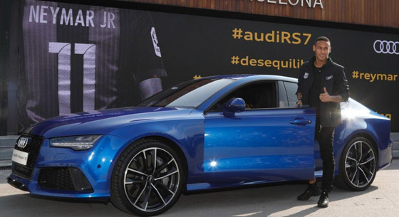 صور سيارات أشهر لاعبي الكرة منهم رونالدو، ميسي، بنزيما ومحمد صلاح صورة رقم 5