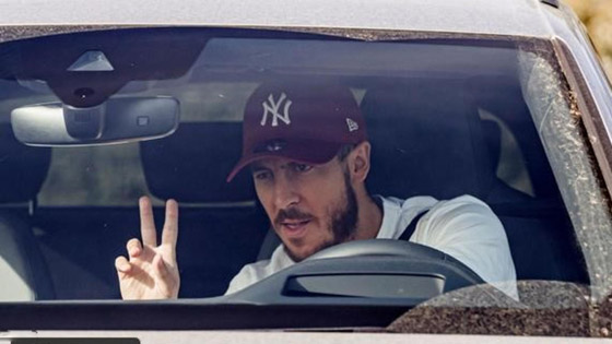 صور سيارات أشهر لاعبي الكرة منهم رونالدو، ميسي، بنزيما ومحمد صلاح صورة رقم 8