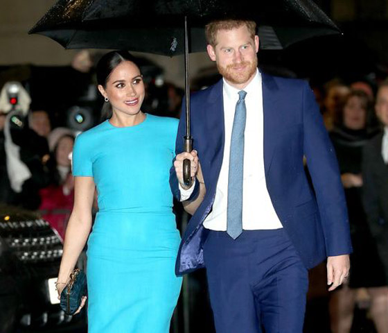 مقطع راقص صادم للأمير هاري وميغان ماركل.. يرقصان في مستشفى أمام الكاميرات! صورة رقم 1 مقطع راقص صادم للأمير هاري وميغان ماركل.. يرقصان في مستشفى أمام الكاميرات! صورة رقم 1