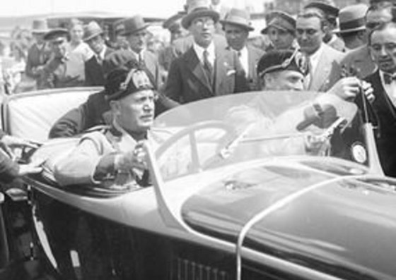 هتلر وموسوليني: اجتمعوا على الديكتاتورية وحب السيارات الفارهة! صورة رقم 9 هتلر وموسوليني: اجتمعوا على الديكتاتورية وحب السيارات الفارهة! صورة رقم 9