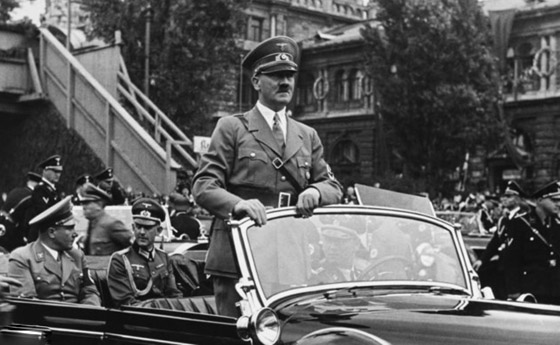 هتلر وموسوليني: اجتمعوا على الديكتاتورية وحب السيارات الفارهة! صورة رقم 10 هتلر وموسوليني: اجتمعوا على الديكتاتورية وحب السيارات الفارهة! صورة رقم 10