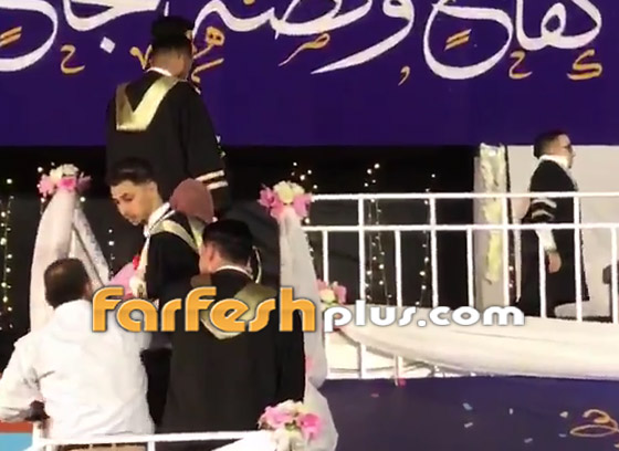 أمي أكبر من كل الجامعة.. فيديو مؤثر لطالب فلسطيني خلال حفل التخرج صورة رقم 4 أمي أكبر من كل الجامعة.. فيديو مؤثر لطالب فلسطيني خلال حفل التخرج صورة رقم 4