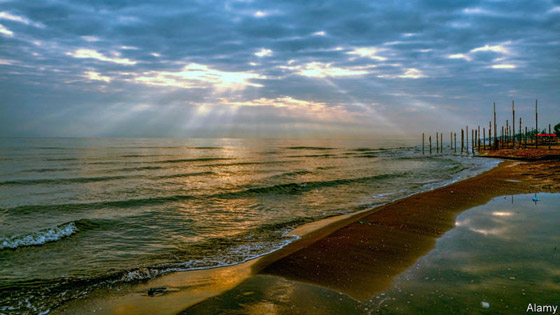 بالصور.. أكبر عشر بحيرات في العالم صورة رقم 1