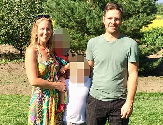هجم عليها وهي تكلم والدها.. حادث مأساوي لسيدة قتلها دب أمام طفليها! صورة رقم 3 هجم عليها وهي تكلم والدها.. حادث مأساوي لسيدة قتلها دب أمام طفليها! صورة رقم 3