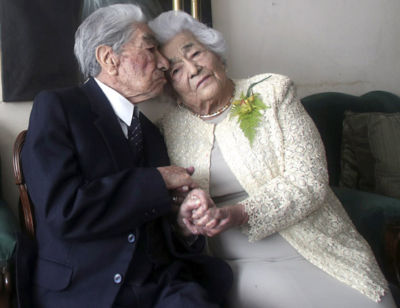 صمدوا لعقود.. تعرفوا إلى أقدم وأكبر زوجين معمرين في العالم صورة رقم 1