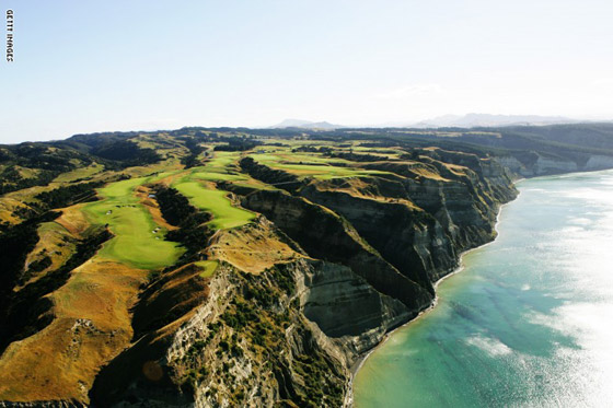 ليست لأصحاب القلوب الضعيفة.. إليكم أغرب ملاعب الغولف في العالم صورة رقم 7