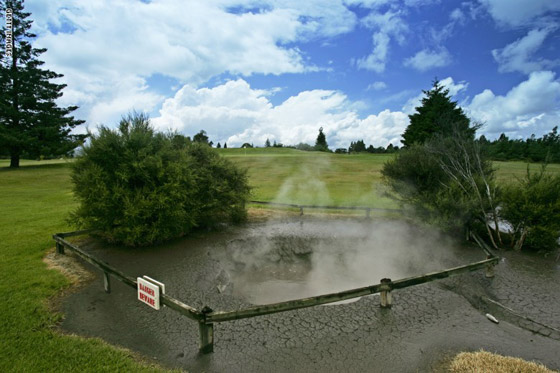 ليست لأصحاب القلوب الضعيفة.. إليكم أغرب ملاعب الغولف في العالم صورة رقم 5
