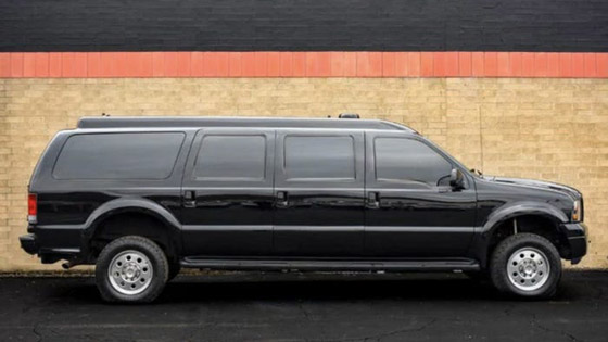 سيارة ملك الأردن معروضة للبيع: مضادة للرصاص ومصممة كالدبابة صورة رقم 5