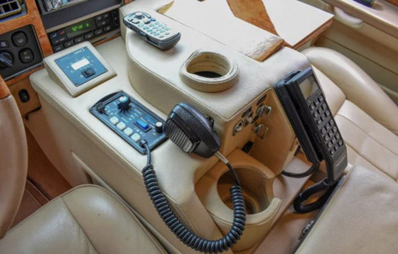 سيارة ملك الأردن معروضة للبيع: مضادة للرصاص ومصممة كالدبابة صورة رقم 13