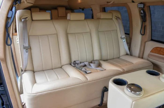 سيارة ملك الأردن معروضة للبيع: مضادة للرصاص ومصممة كالدبابة صورة رقم 14